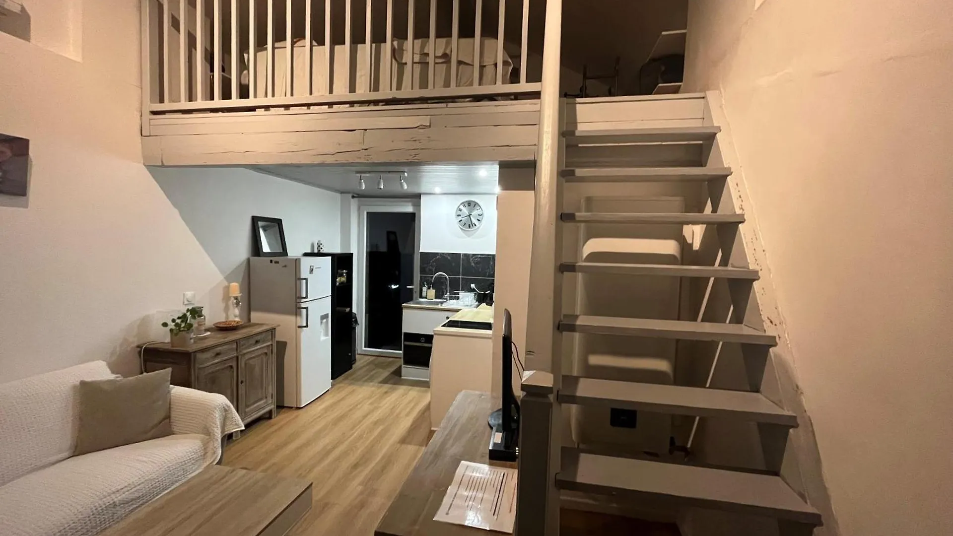 Дом отдыха Adorable Guest House Avec Jardin Et Parking Privatif Экс-ан-Прованс